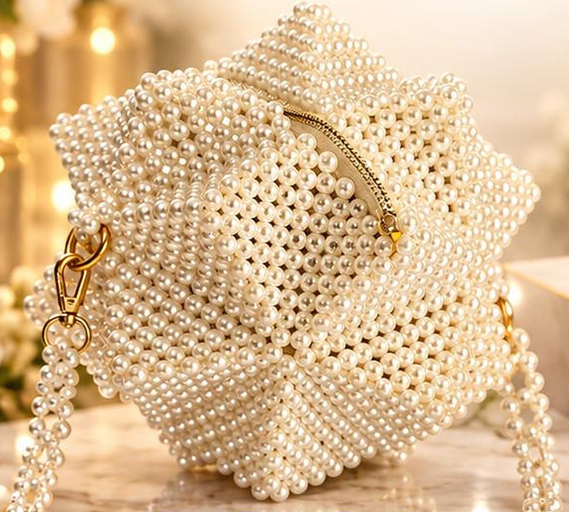 05 Pochette Étoile Scintillante en perles tissées à la main – Maperle K Accessoires