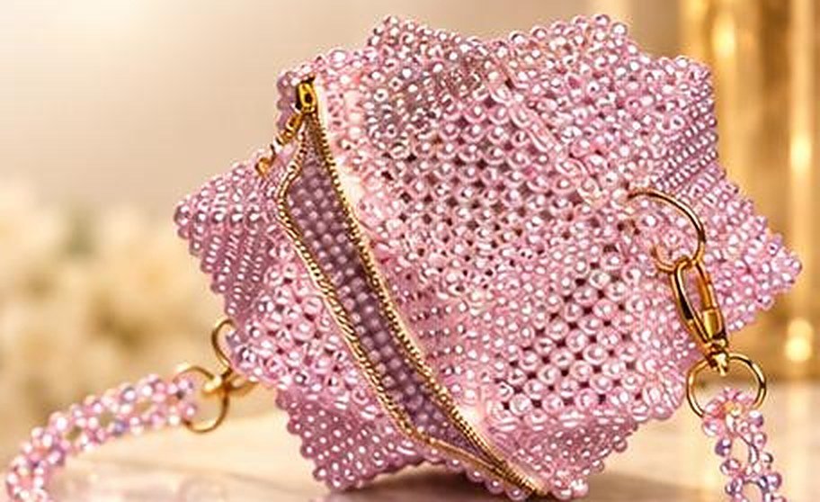 06 Pochette Étoile Scintillante en perles tissées à la main – Maperle K Accessoires