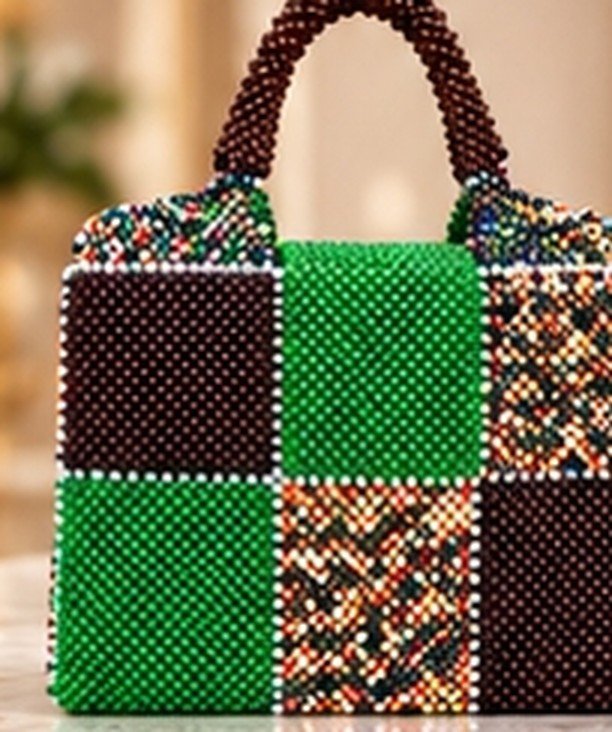 sac damier arriere web Sac Paon Émeraude en perles vert, brun et multicolore Maperle K